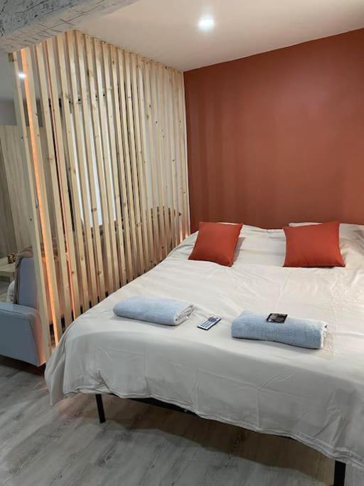 Appartement Loft Terracotta Маноск Екстериор снимка